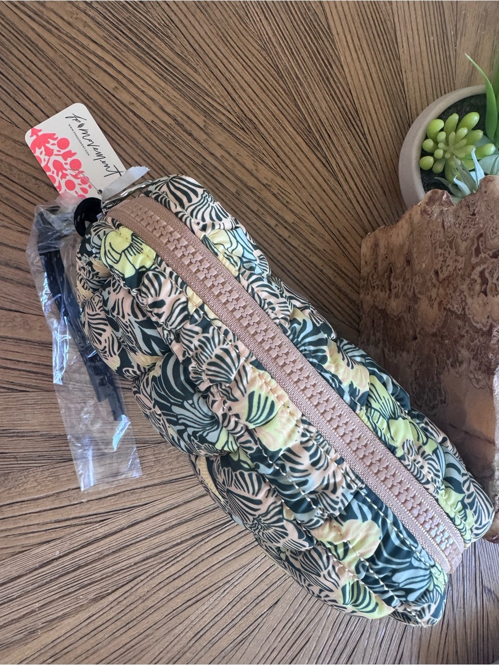FP Movement Quilted Mini Pouch | Dense Floral - Picture 7 of 7